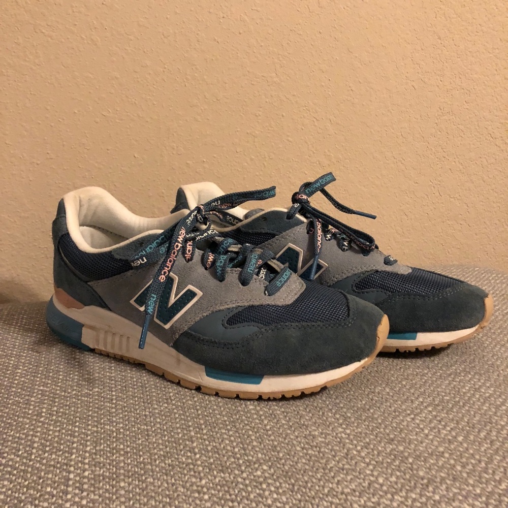 JCrew New Balance 840 Navy Sneakers - Women Size 8